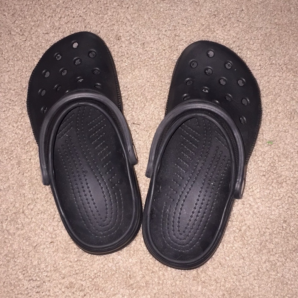 black crocs
